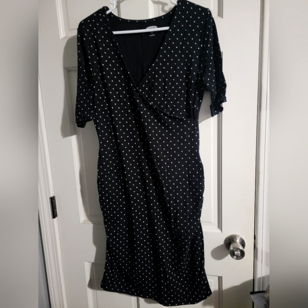 Old Navy black and creme polka dotted fitted Maternity dress